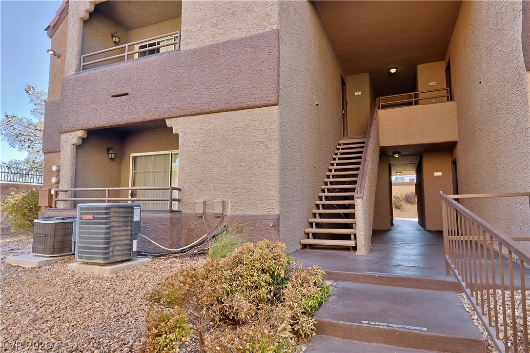 2200 South Fort Apache Road 1015 Property Photo 2