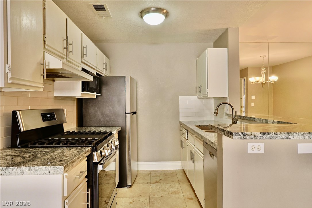 2200 South Fort Apache Road 1015 Property Photo 8