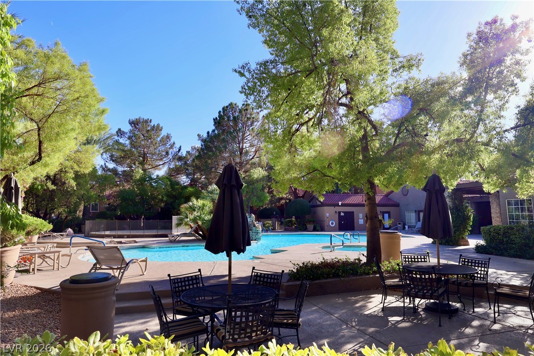 2200 South Fort Apache Road 1015 Property Photo 16