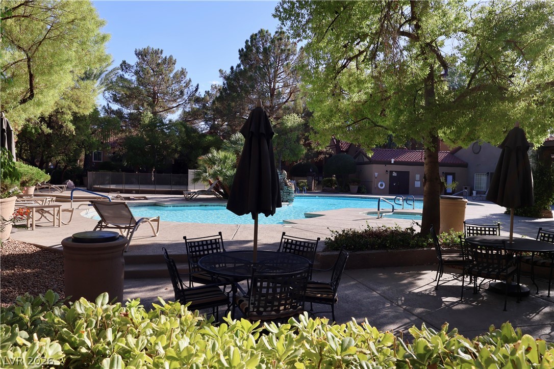 2200 South Fort Apache Road 1015 Property Photo 17