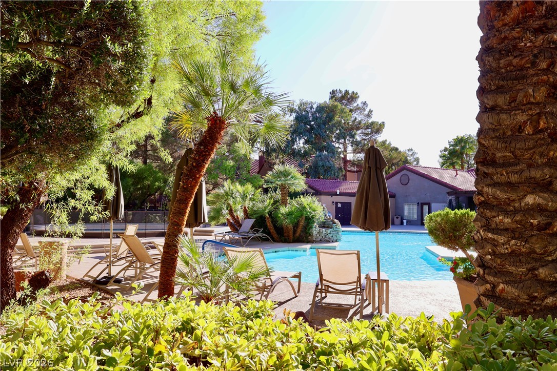 2200 South Fort Apache Road 1015 Property Photo 18