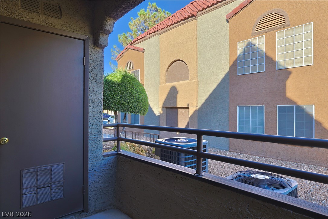 2200 South Fort Apache Road 1015 Property Photo 20