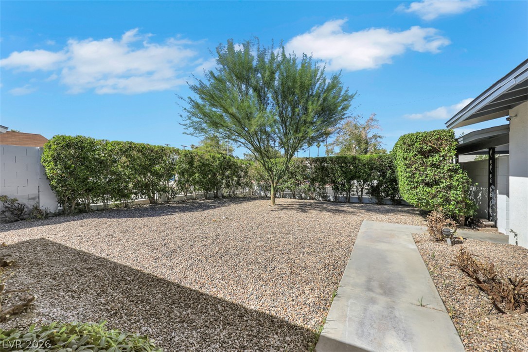 2013 Sunland Avenue Property Photo 3