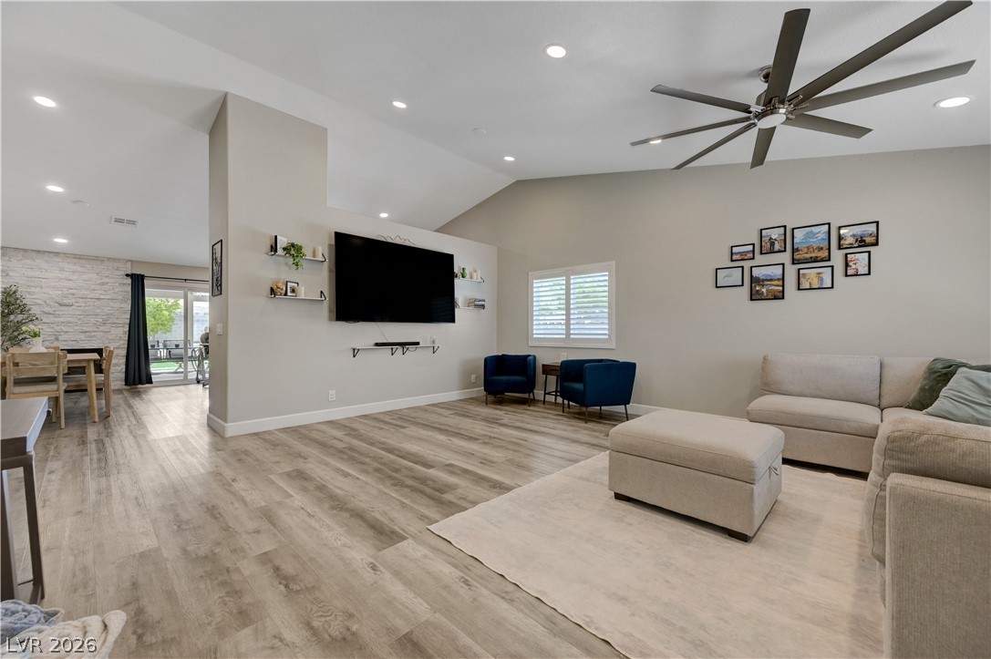 5101 Maverick Street Property Photo 4