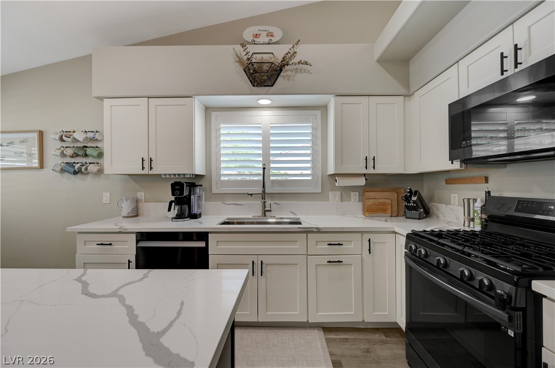 5101 Maverick Street Property Photo 16