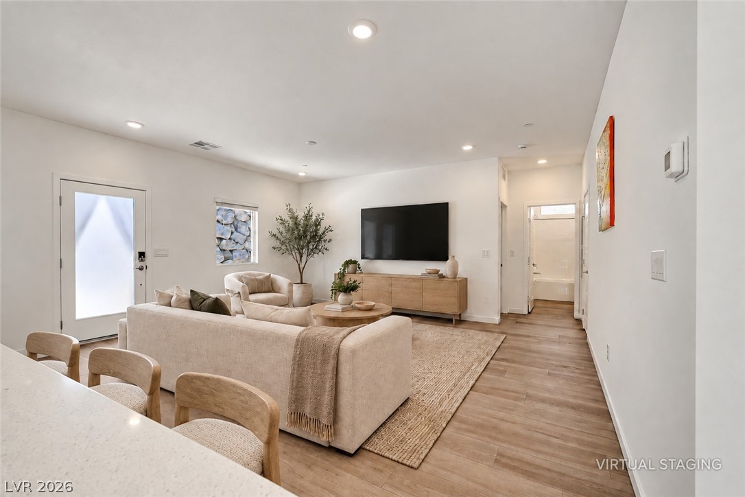 881 Regent Terrace Lane Property Photo 4