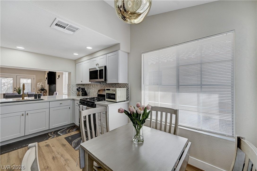 4442 Rolls Royce Road Property Photo 3