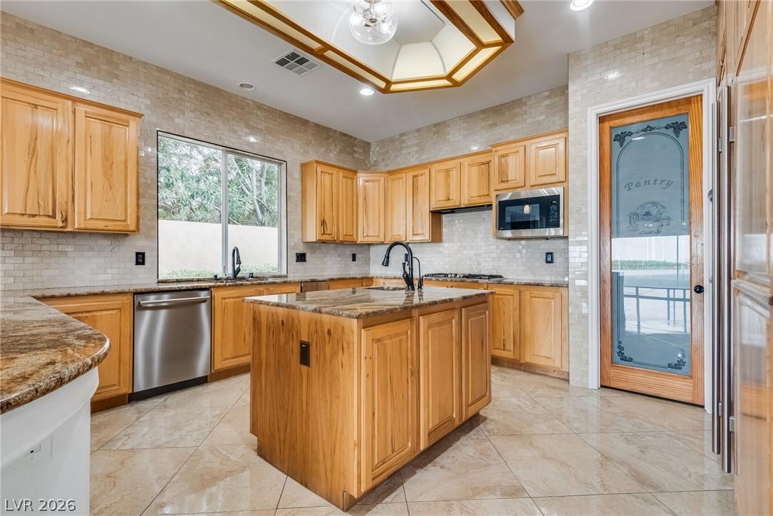 2494 Green Mountain Court Property Photo 6