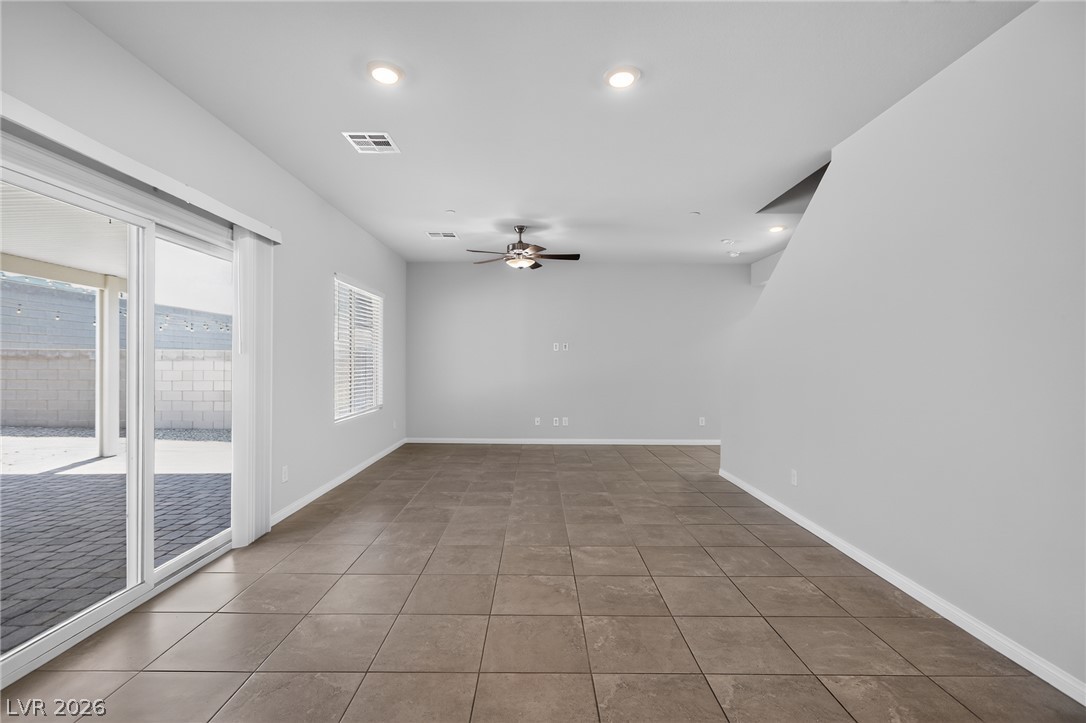 371 Scarlet Pine Court Property Photo 6