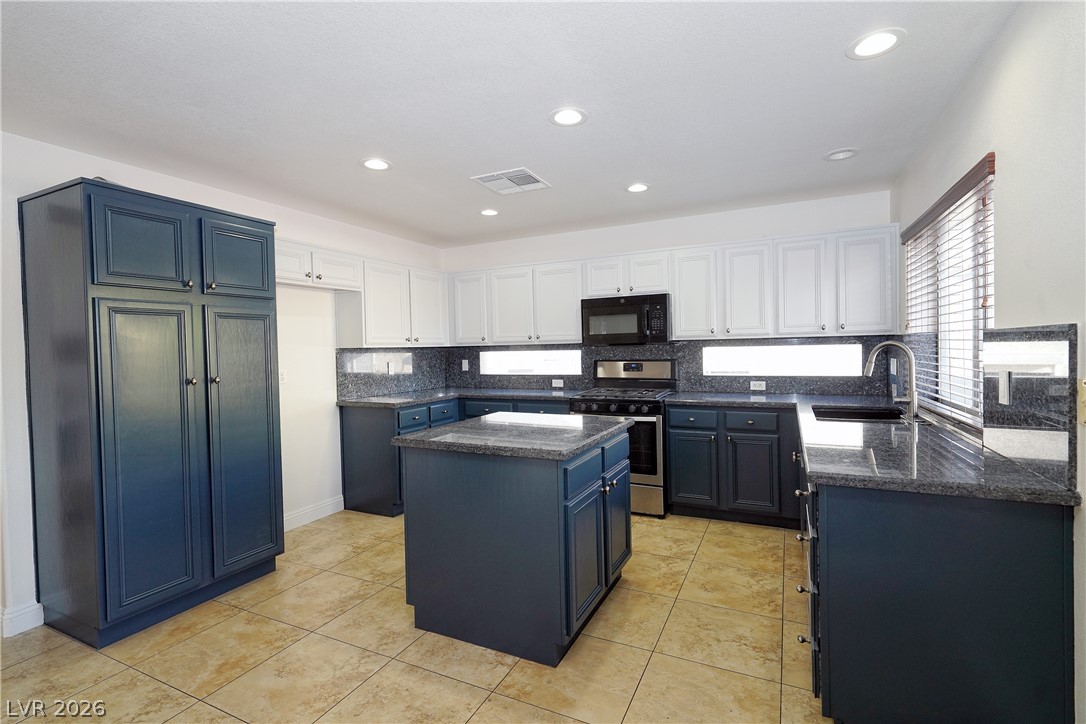 1002 Nimitz Court Property Photo 4