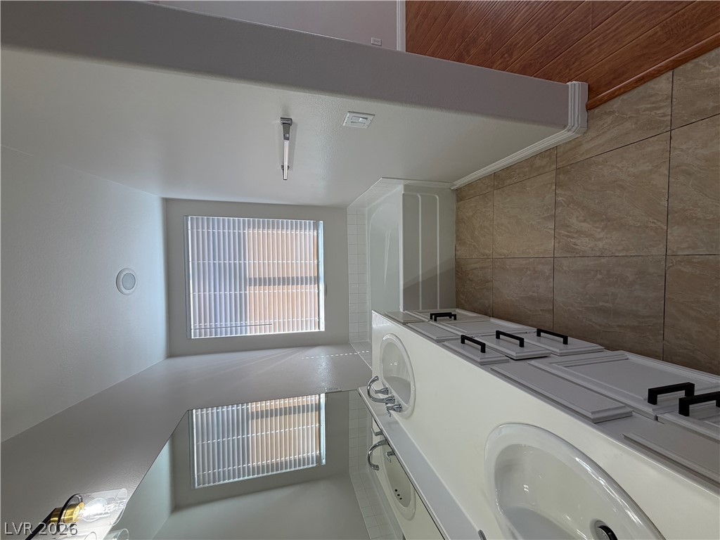 8161 Bonaventure Drive Property Photo 48