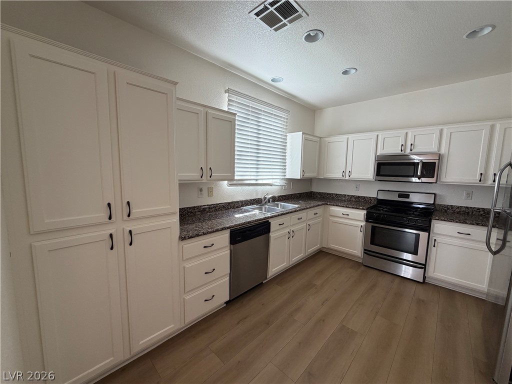 8130 Amy Springs Street Property Photo 15
