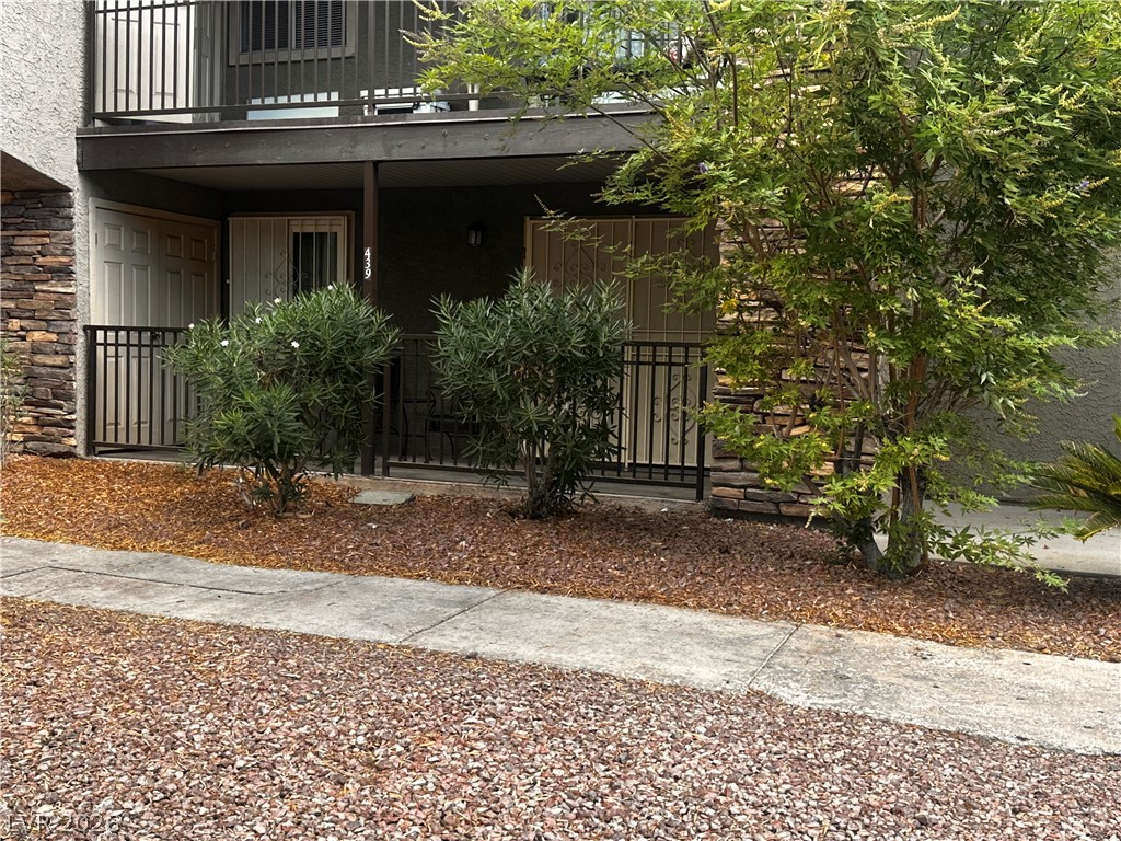 5242 River Glen Drive 439 Property Photo 4