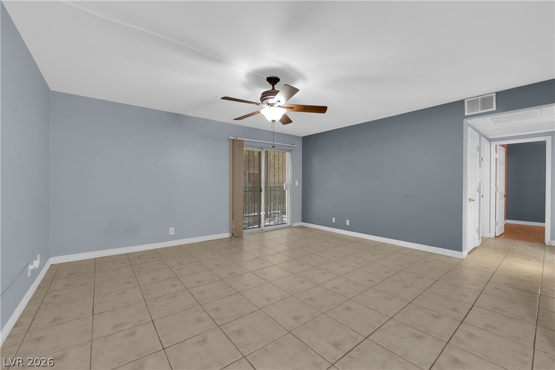 5242 River Glen Drive 439 Property Photo 9