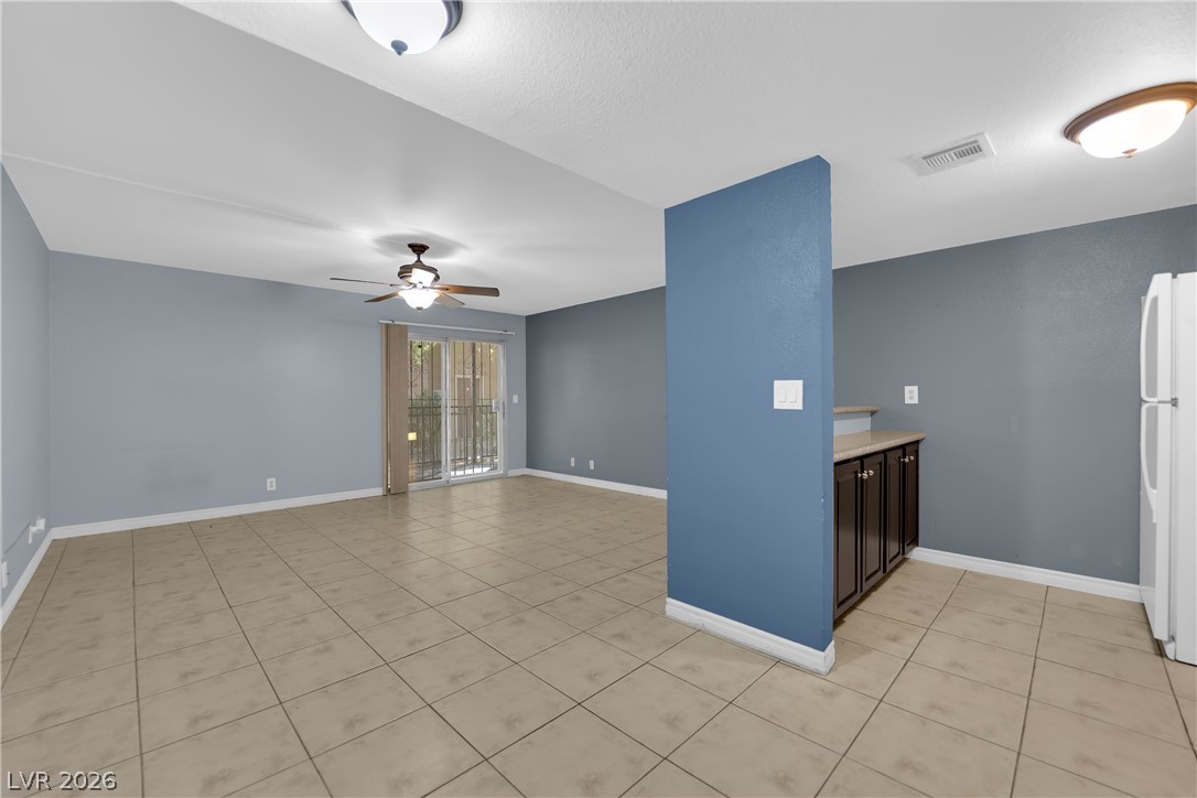 5242 River Glen Drive 439 Property Photo 15