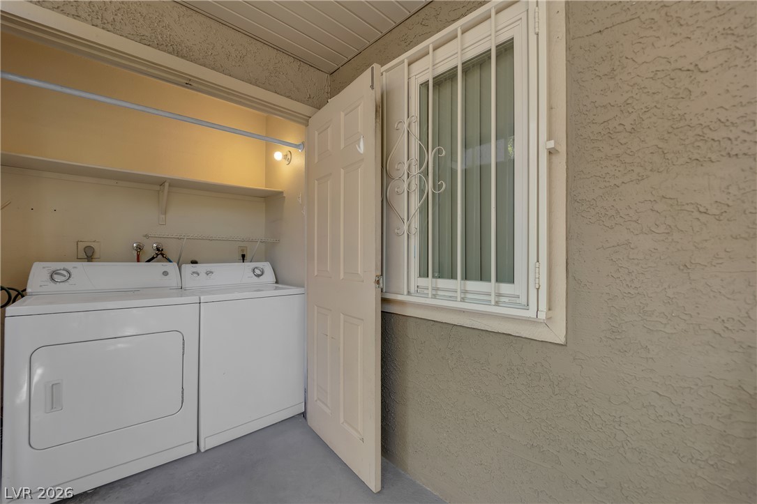 5242 River Glen Drive 439 Property Photo 22