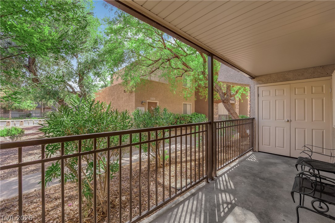 5242 River Glen Drive 439 Property Photo 24