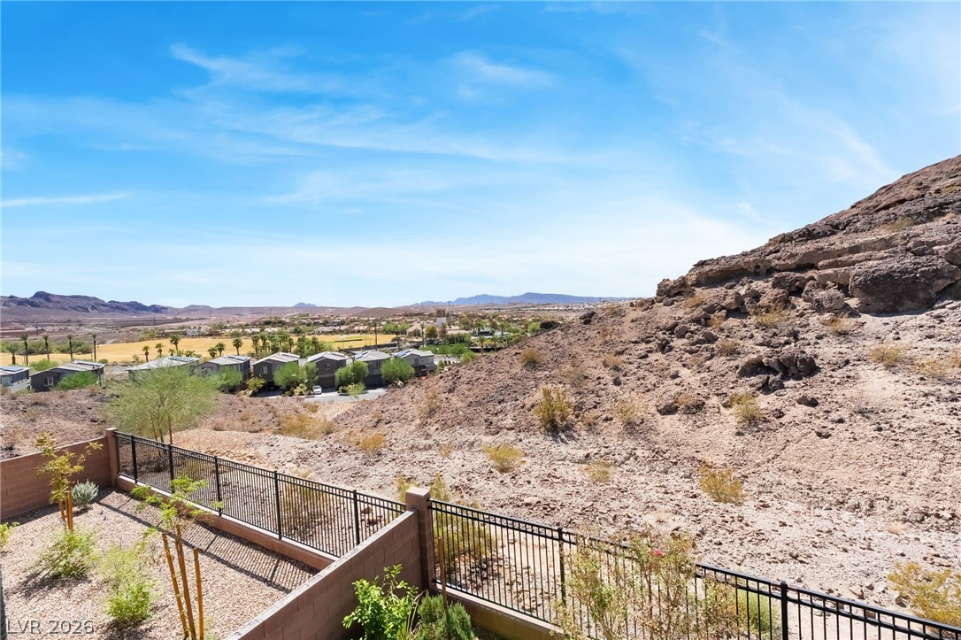 37 Strada Moscato Property Photo 7