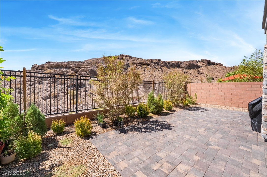 37 Strada Moscato Property Photo 12