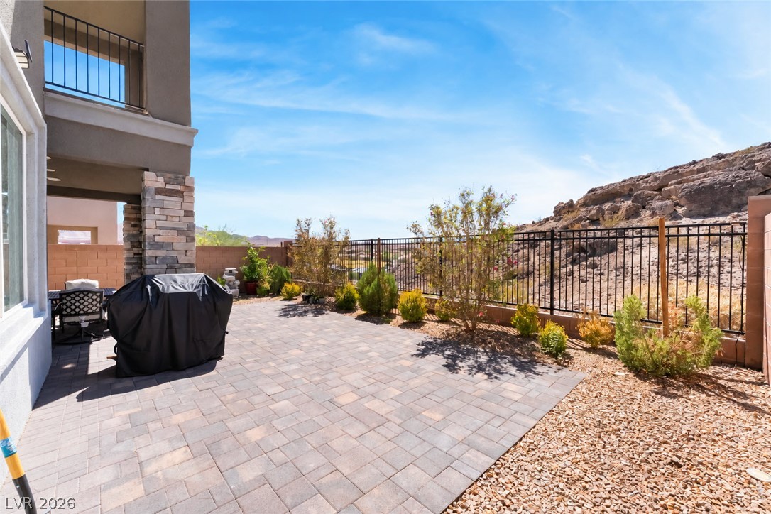 37 Strada Moscato Property Photo 17