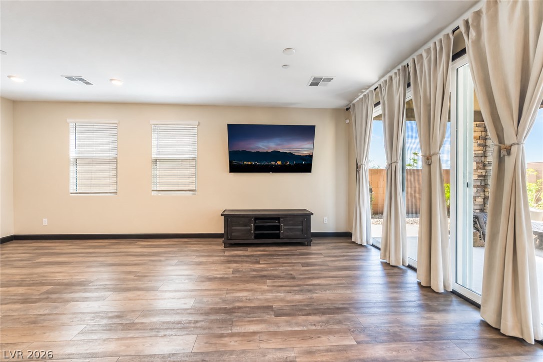 37 Strada Moscato Property Photo 40
