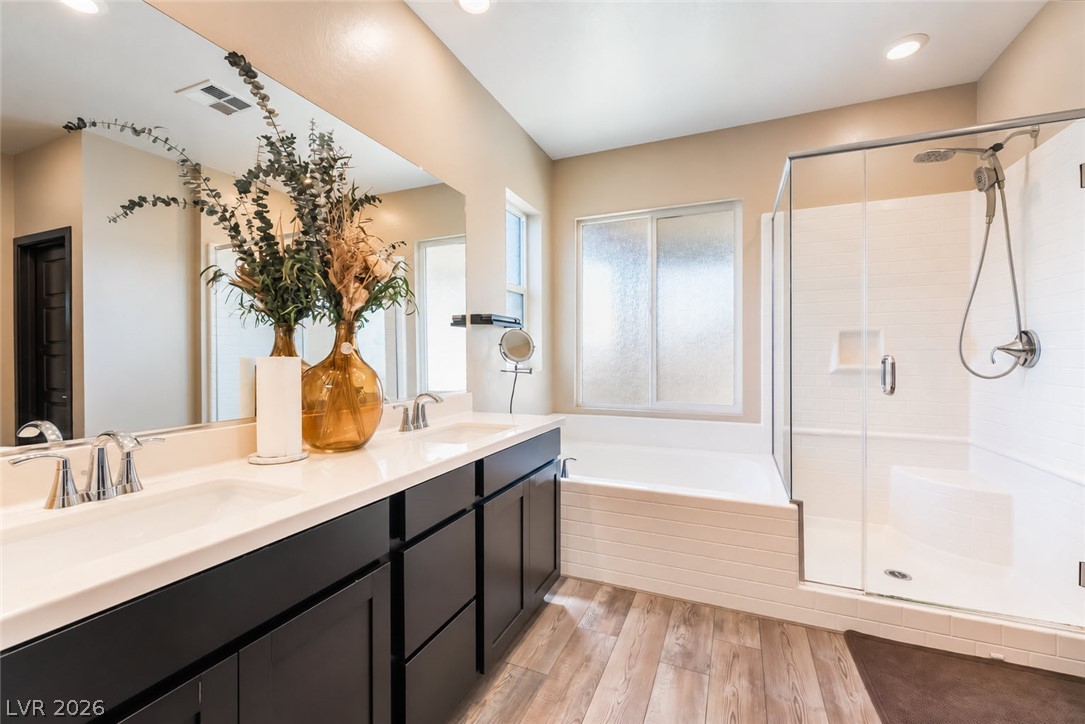 37 Strada Moscato Property Photo 41