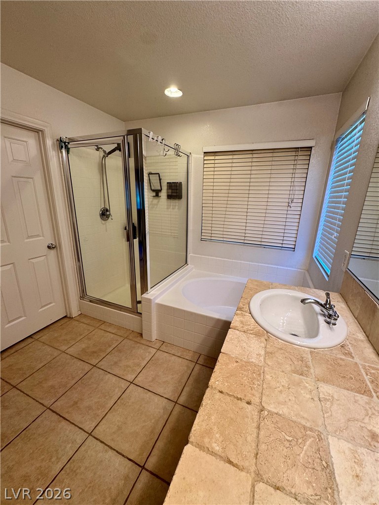 2539 Carmona Circle Property Photo 15