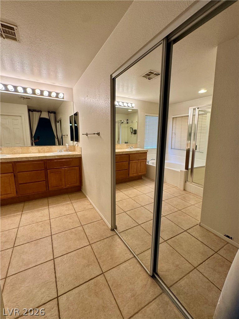 2539 Carmona Circle Property Photo 16