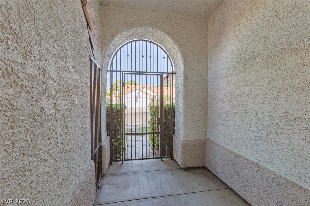 5008 Deep Forest Drive Property Photo 8