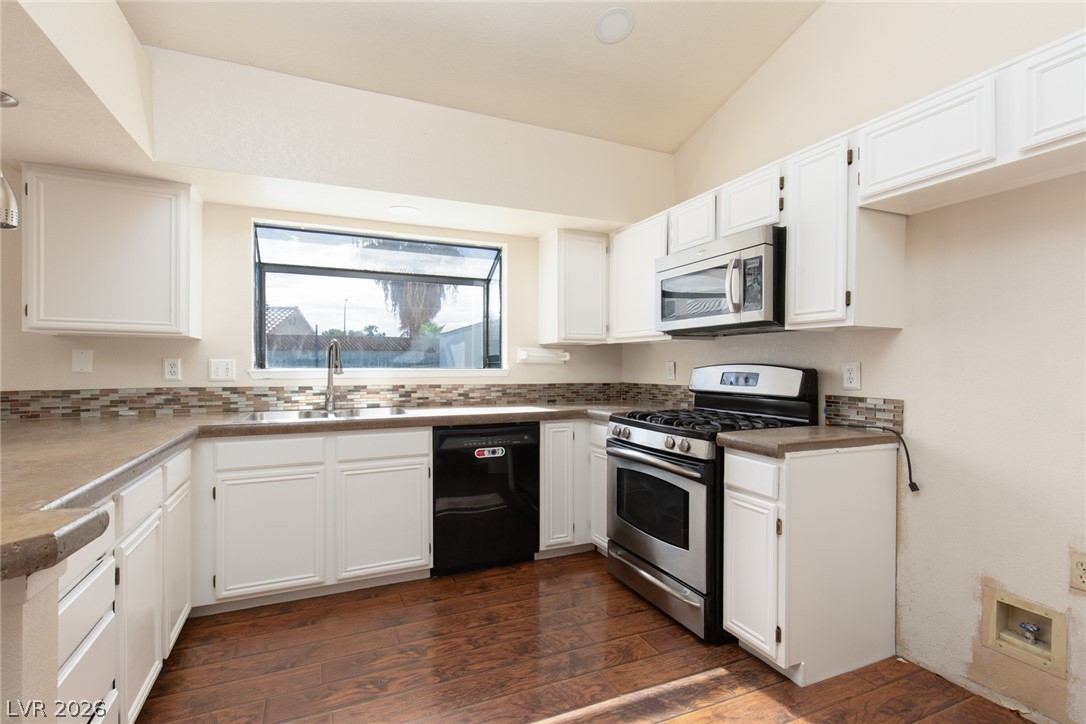 5008 Deep Forest Drive Property Photo 14