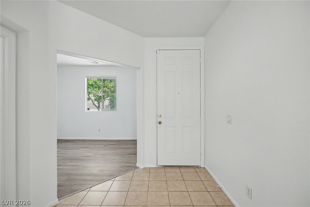 1919 Silver Crest Court Property Photo 5