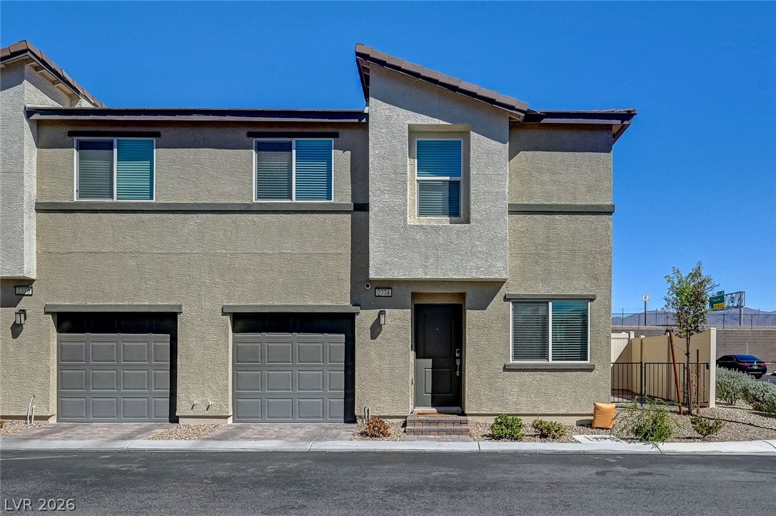 2774 Champagne Gold Avenue Property Photo 2