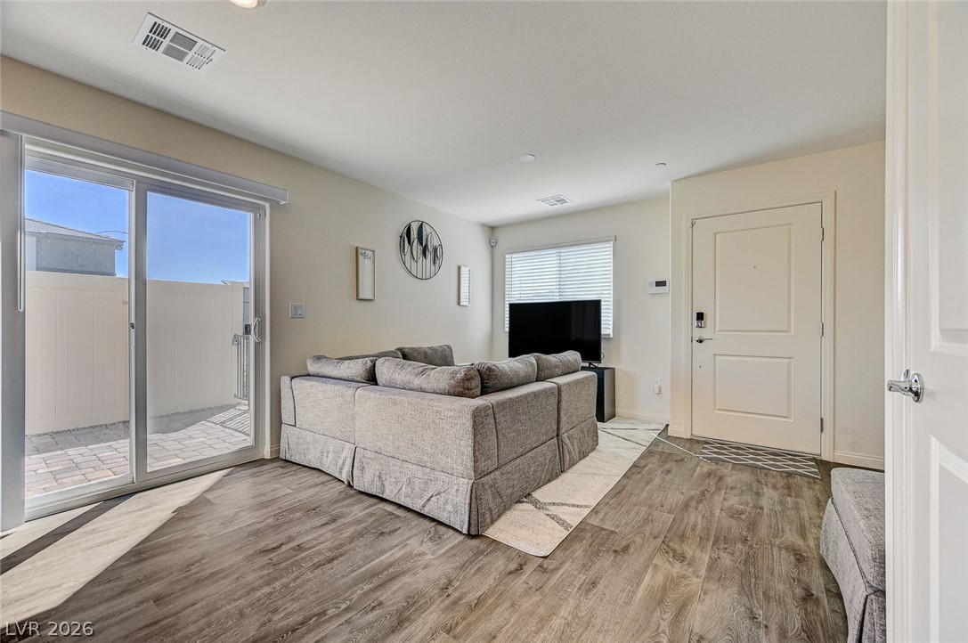 2774 Champagne Gold Avenue Property Photo 5
