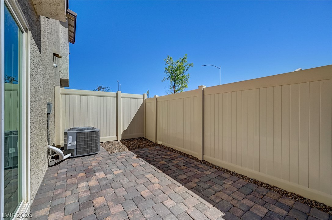 2774 Champagne Gold Avenue Property Photo 28