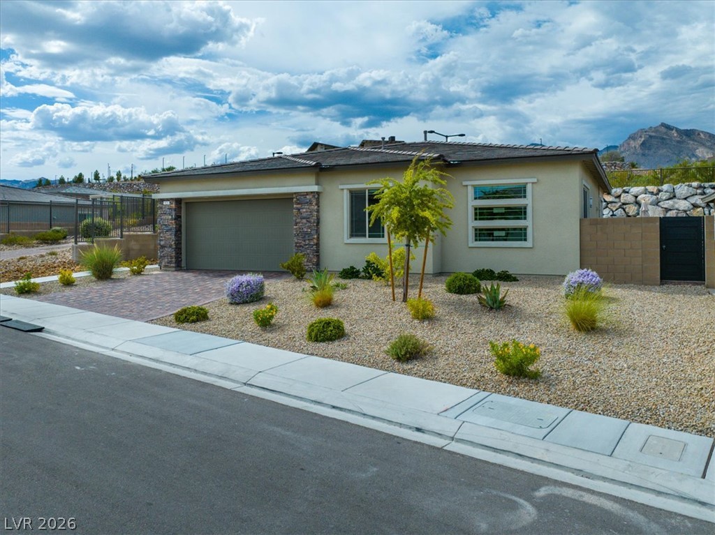 921 Woodburn Lane Property Photo 3