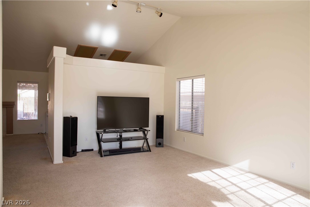 401 Honeysuckle Lane Property Photo 6