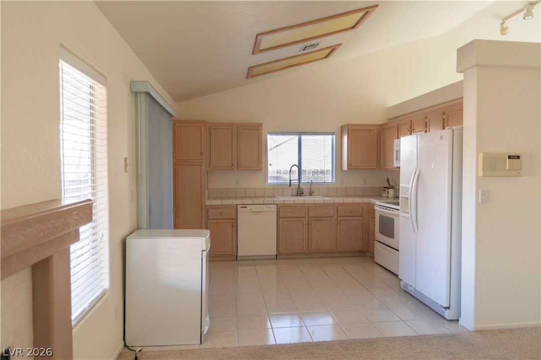401 Honeysuckle Lane Property Photo 13