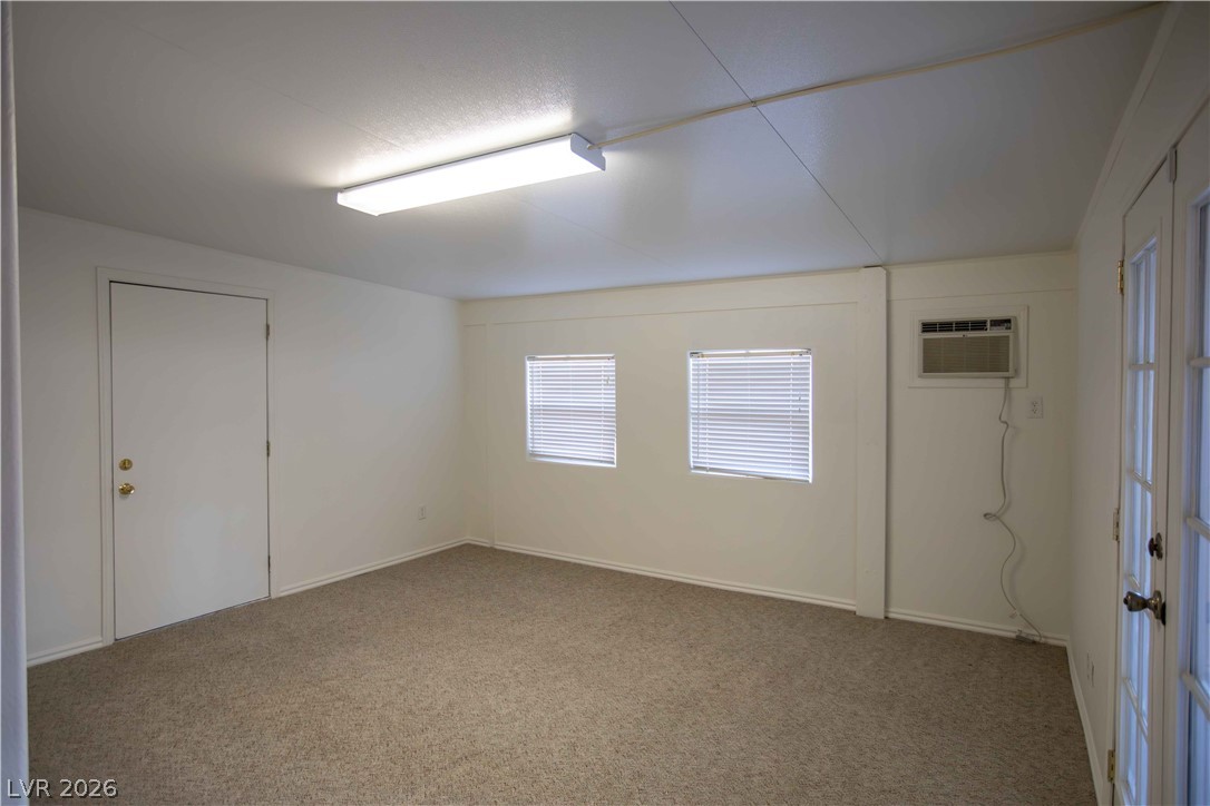 401 Honeysuckle Lane Property Photo 35