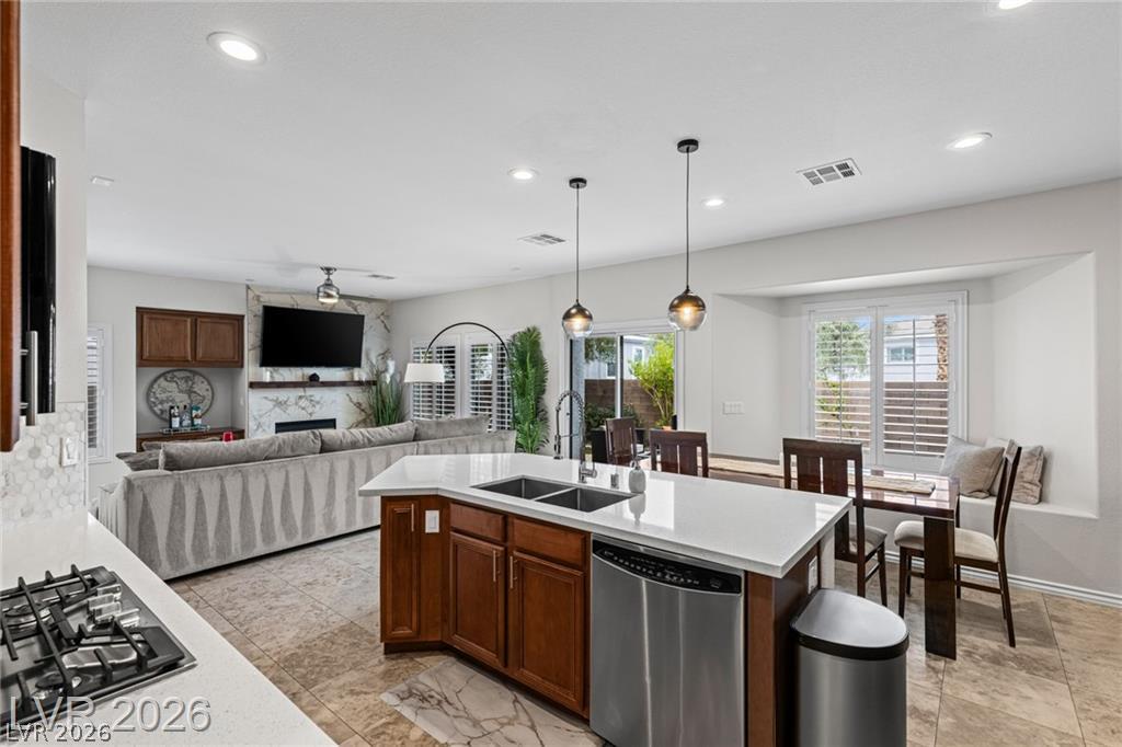 275 Spectacular Street Property Photo 6