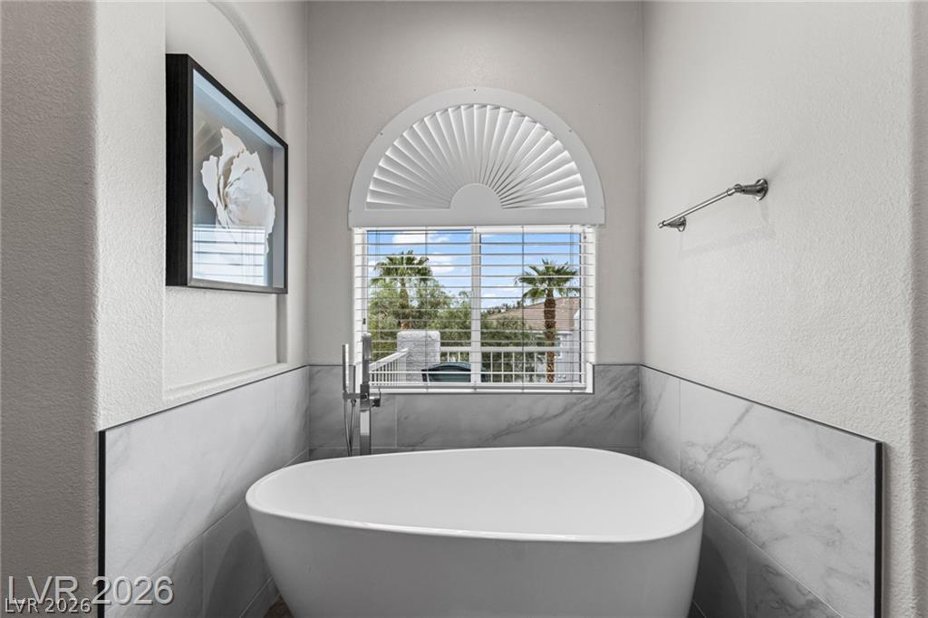 275 Spectacular Street Property Photo 25