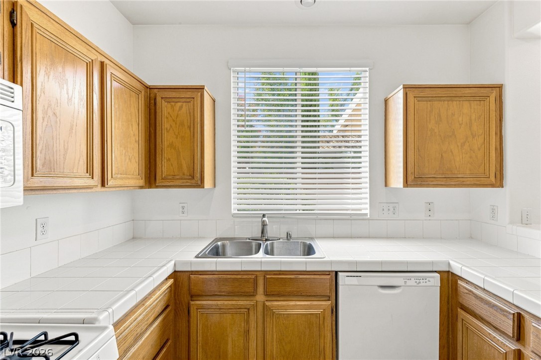 10521 Angel Dreams Avenue Property Photo 15