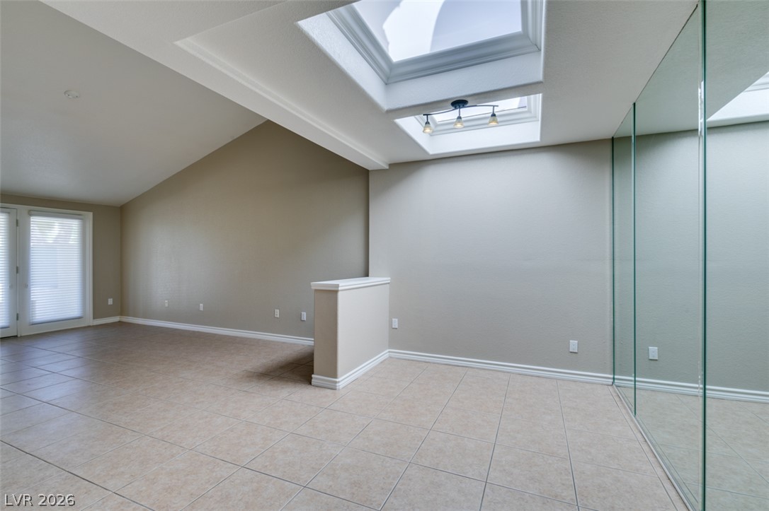 3043 Bel Air Drive Property Photo 2