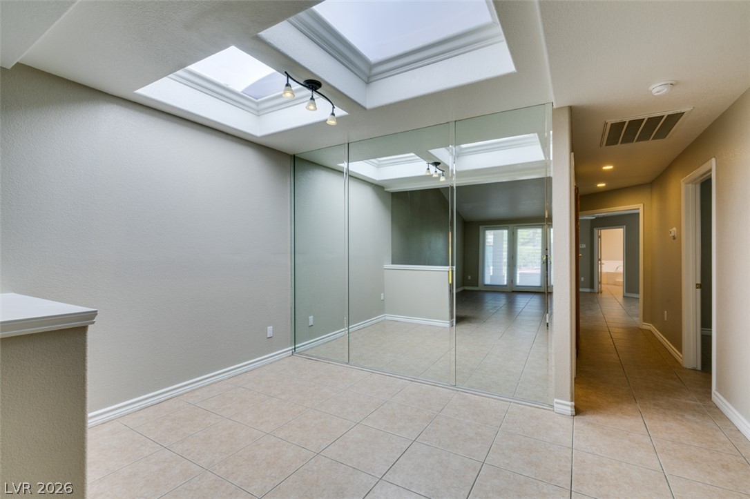3043 Bel Air Drive Property Photo 5