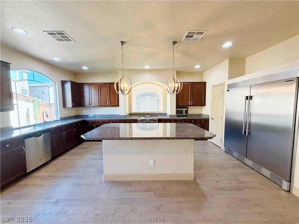 9842 Russian Hill Street Property Photo 14