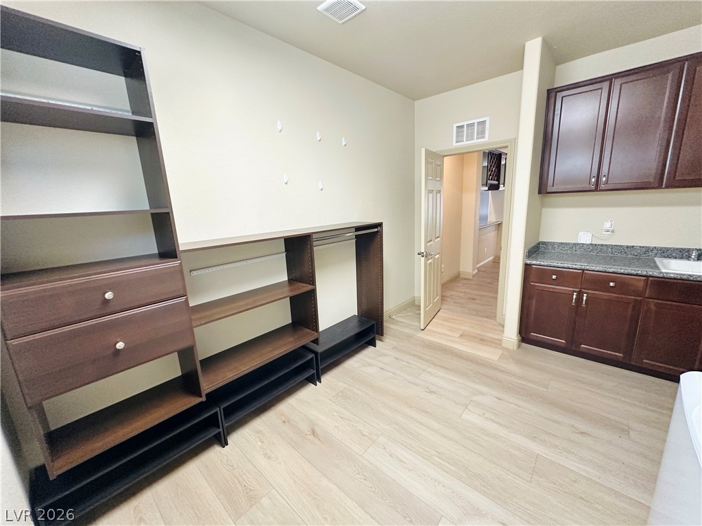 9842 Russian Hill Street Property Photo 29
