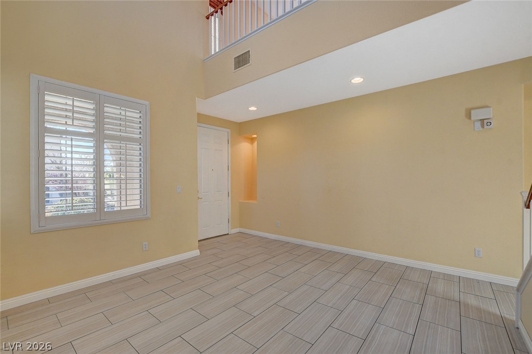 11832 Barcinas Lane Property Photo 6