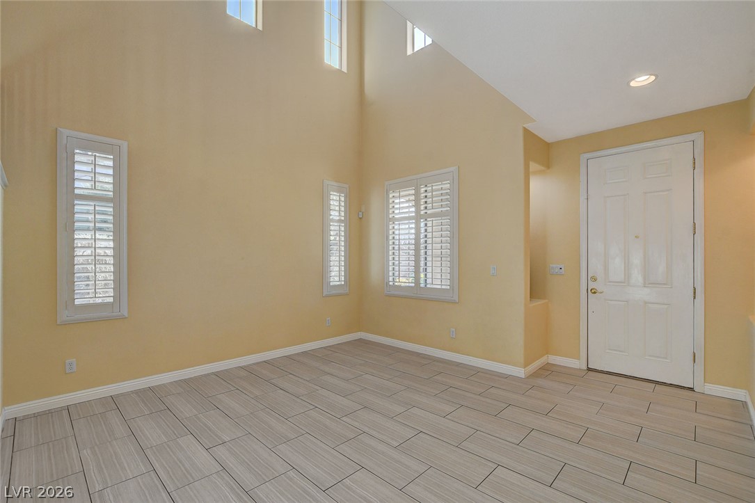 11832 Barcinas Lane Property Photo 7