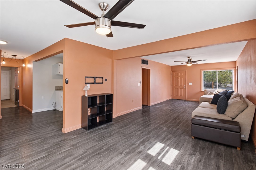 142 Magnesium Street Property Photo 8