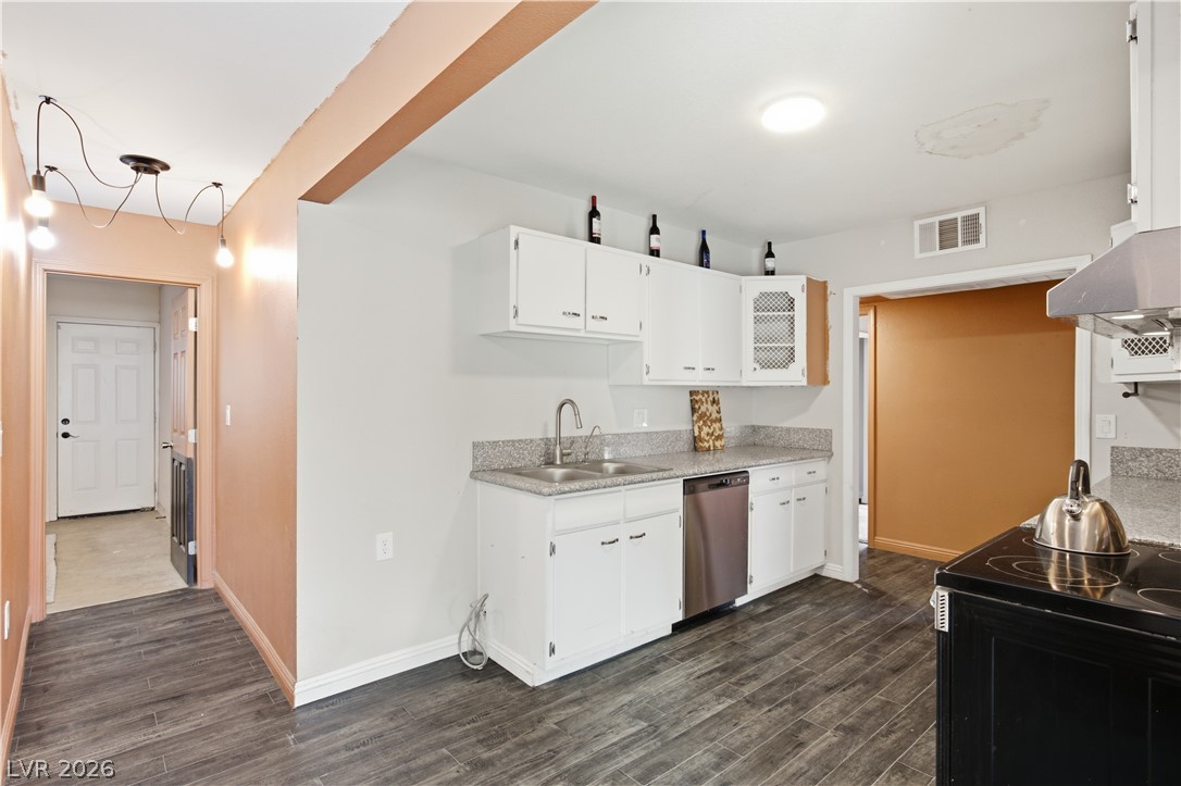 142 Magnesium Street Property Photo 11