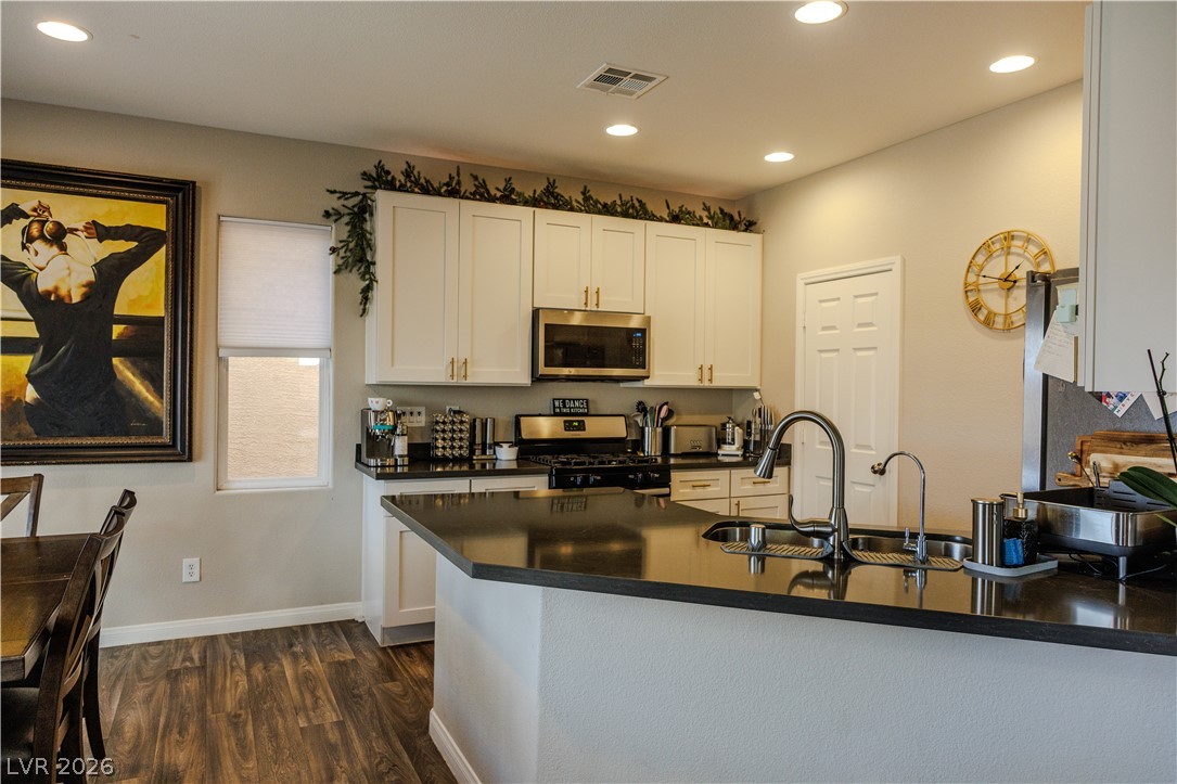 6204 Burrell Court Property Photo 6